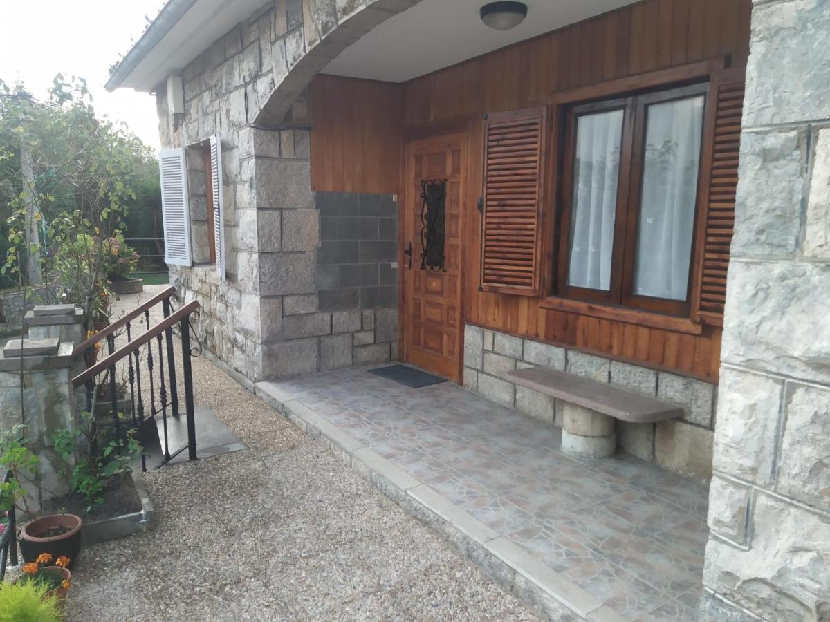 Villa Noriega La Franca Exteriör bild